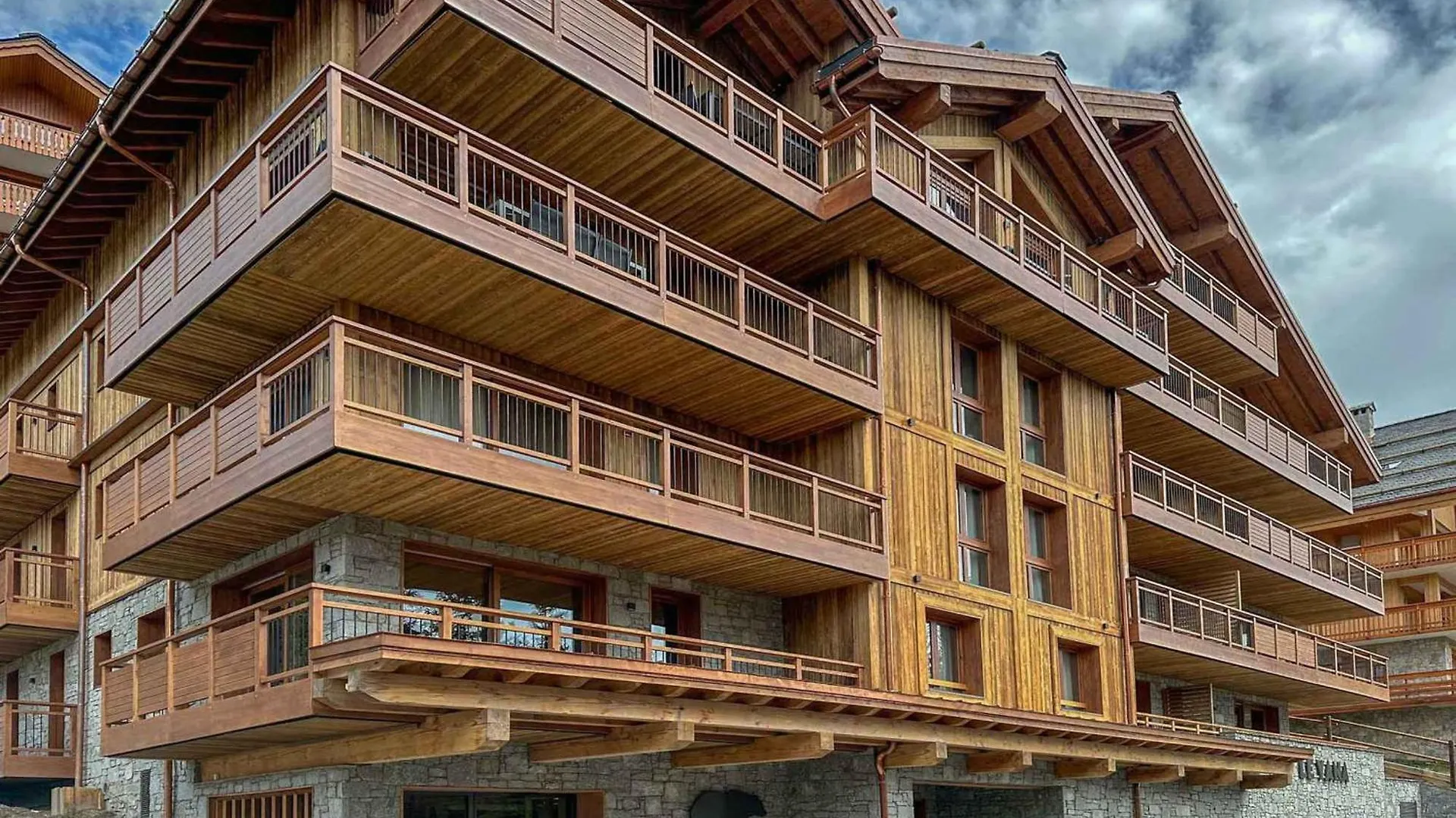 Luxueux Appartement Avec Hammam Proche Des Pistes, Cheminee Et Parking A Meribel - Fr-1-565-103 Les Allues 0*,
