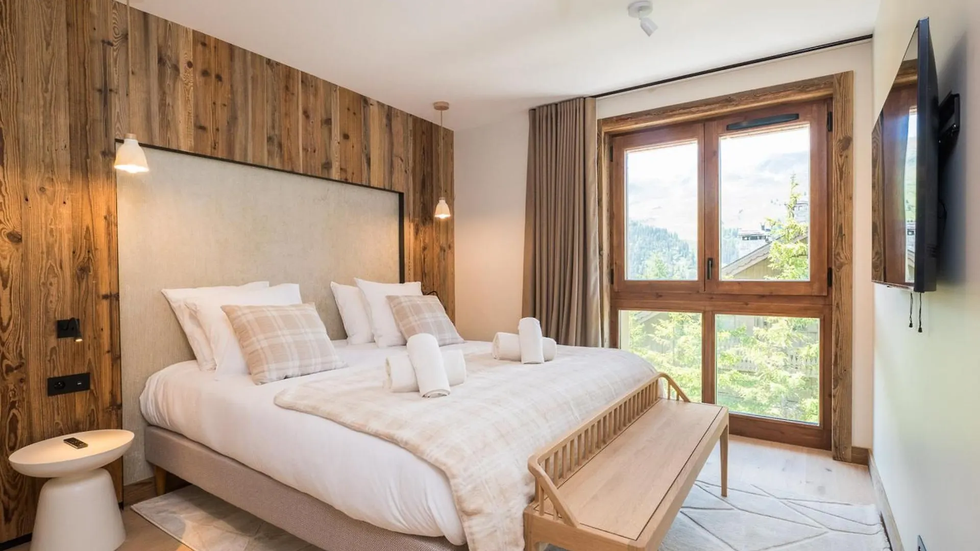 Luxueux Appartement Avec Hammam Proche Des Pistes, Cheminee Et Parking A Meribel - Fr-1-565-103 Les Allues 0*,  France
